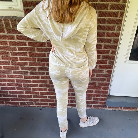 LOFT Green Camo Sweatsuit - size S - Picture 3 of 11